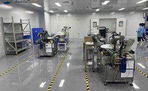 無(wú)塵車間裝修：潔凈環(huán)境與特殊設(shè)備的結(jié)合【東鑫凈化】